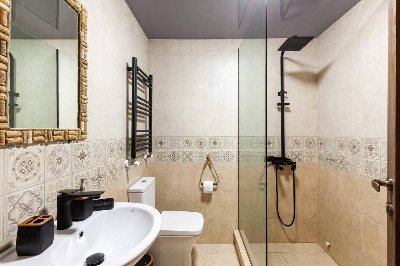 Veli Group Apartment Near White Bridge ° Kutaisi Eksteriør billede